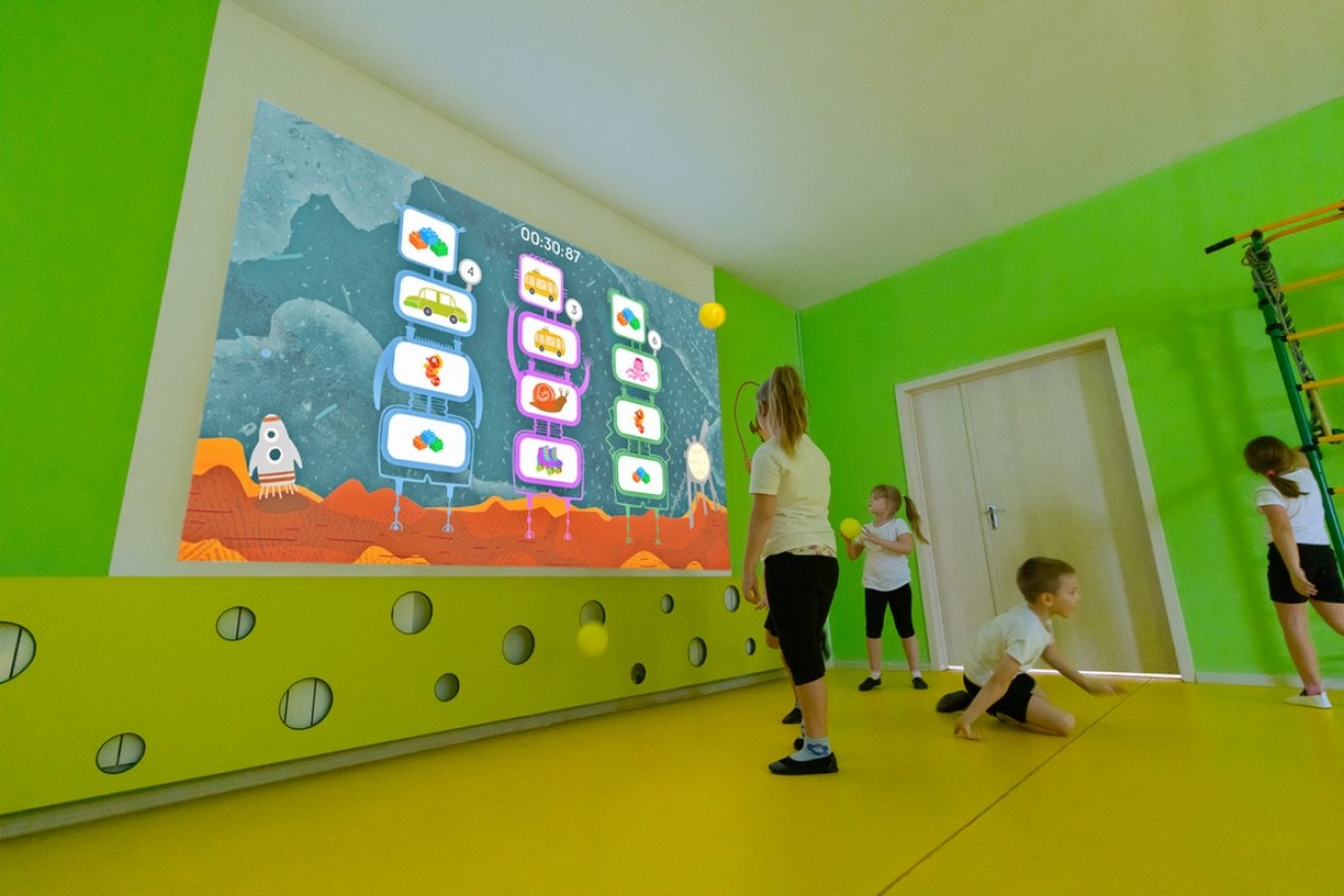 Спортивно интерактивный. Дополнительный блок интерактивный физкультурный комплекс (ИФК). Интерактивная панель для детского сада. Интерактивное оборудование для детского сада. Интерактивная стена.